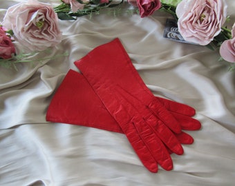 Vintage Pittards Yeovil red soft leather wrist length gloves.  Size 6.2 Made in England