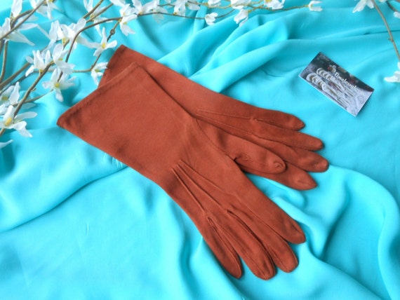 tan cotton gloves