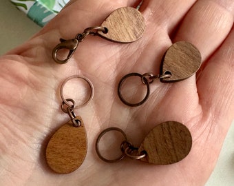drop-shaped walnuts-about-you stitch markers / Maschenmarkierer / Charms / Anhänger / Anhänger / walnut wood