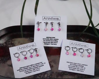 pink crackle-agate-stitch-markers in silver / stainless steel / stitch marker / maschenmarkierer / progress keeper / charms / pendant