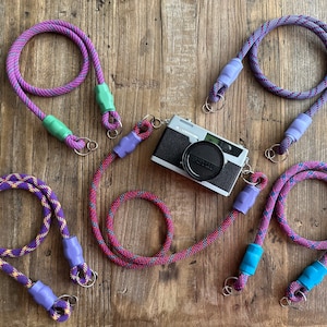 Klimtouw Camerariemen, nek of pols, gerecyclede merktouwen (ROZE EN PAARSE touwen!)