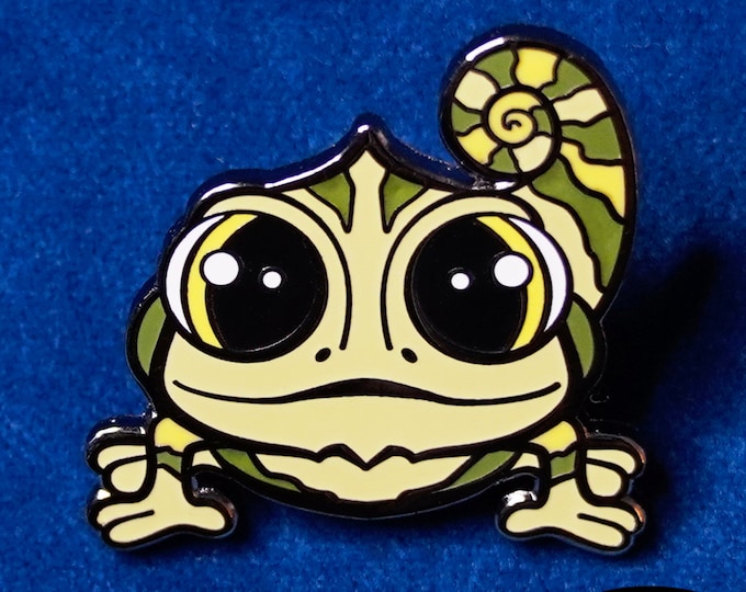 Cute Chameleon Enamel Pin, Chameleon Pin Gift, Hard Enamel Animal Pin, Animal Lover Gift - Darwin the Chameleon - 2 Colors Available