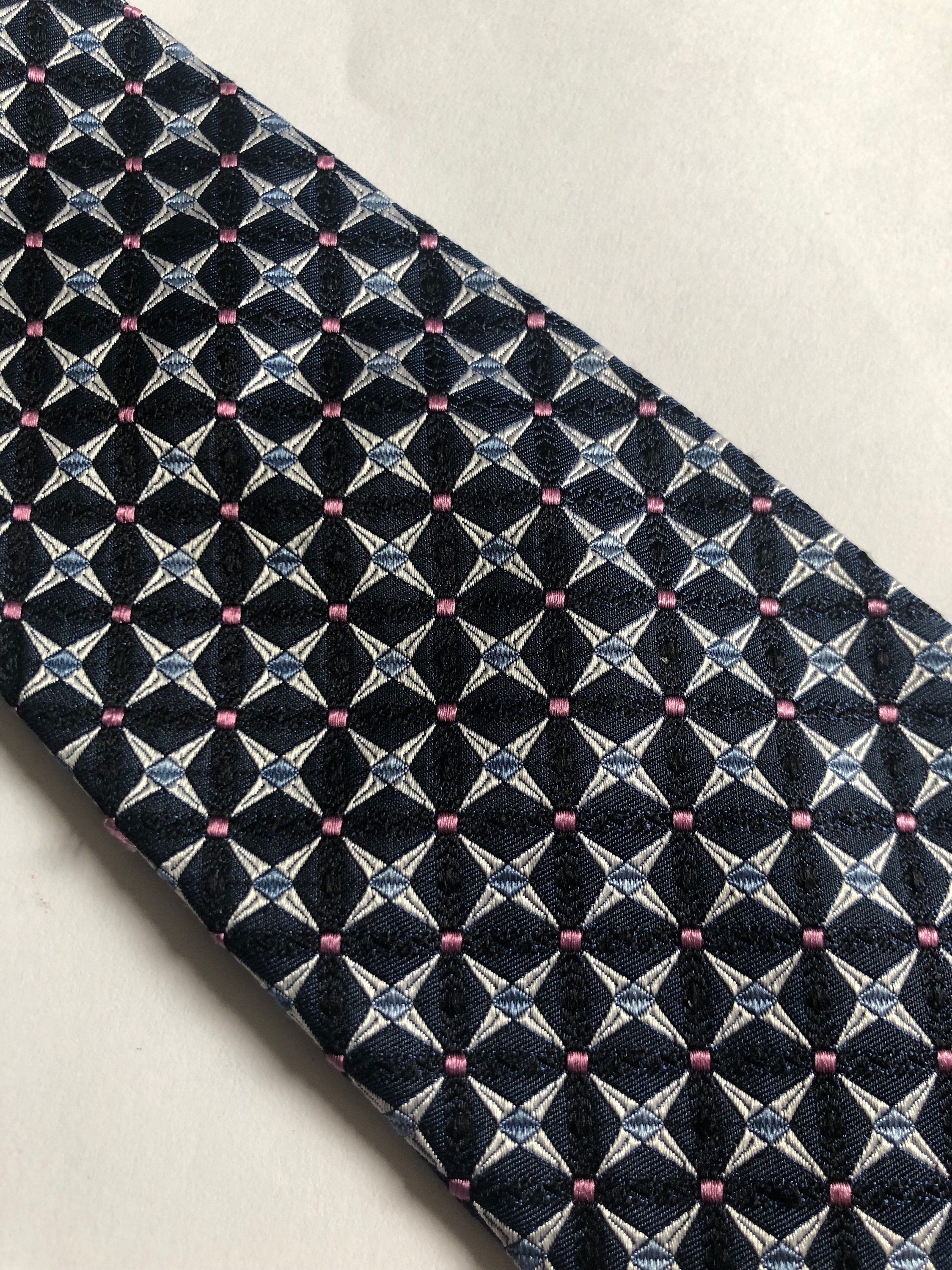 Cravate En Soie 100% Charles Tyrwhitt London - Fabriquée En Italie - Longueur Classique - Neuf Sans étiquette