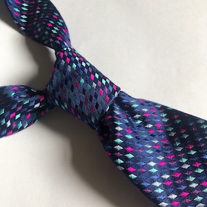 CHARLES TYRWHITT 100% Silk Woven Geometric Necktie Tie Made in England