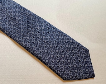 Cravatta geometrica in seta italiana ETON London, elegante fazzoletto da uomo per abito, firmato, Made in Italy, accessorio elegante per cerimonie e matrimoni, blu.
