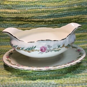 Gravy Boat, Pope Gosser, Gravy Pitcher, Gravy Pitcher, Thanksgiving Table, Christmas Gift, Wedding Gift, Housewarming