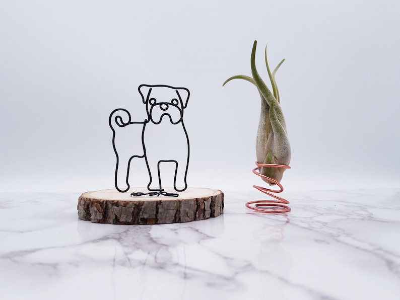 Wire sculpture of pug, dog, personalize, custom, wire art, home decor, office decor, dog lovers, gift, desk decor, desk accessories image 1