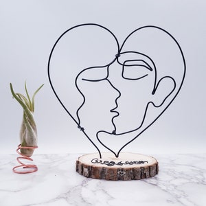 Wire sculpture of kissing couple, personalize, home decor, heart shaped, couple in love, Valentines's gift, wire art, wedding, anniversary image 2