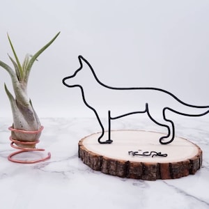 Wire sculpture of German Shepherd, dog, wire art, office decor, dog lovers, desk accessories, pet memorial, desk decor, pet portrait