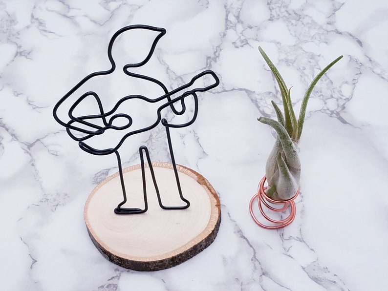 Wire sculpture of a male guitar player, personalize, custom, wire art, musician, office decor, home decor, desk accessories, unique gift image 3