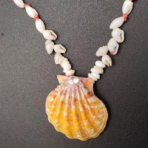 Niihau Laiki Jewelry, Sunrise Shell Necklace, Laiki and Kahelelani Kipona Necklace, Shells Hawaii, Kahelelani Shell Hawaii, Niihau Shell Lei