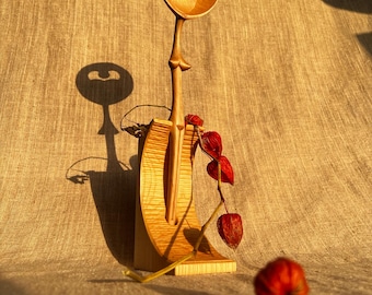 Escultura Elegante: Colher de bordo sensual feita à mão