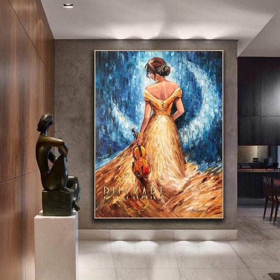 油彩画 ヴァイオリン?を持つ女性 金色 額縁が素晴らしい! 金色のドレスを着た女性の絵画 オリジナルのバイオリニスト