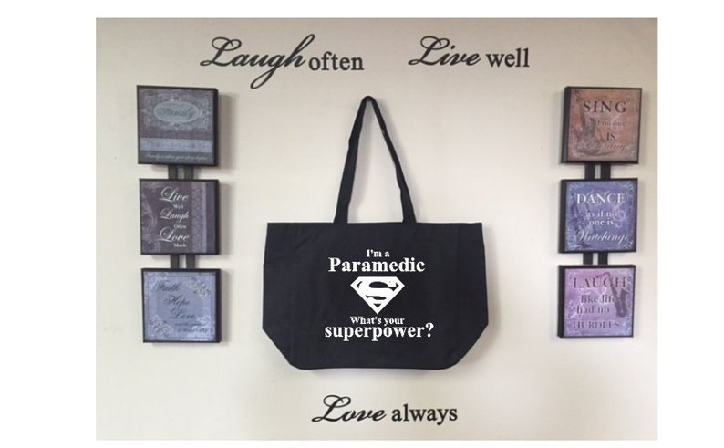 Custom design Perfect gift. I/'m a Paramedic what/'s your superpower Essential tote bag