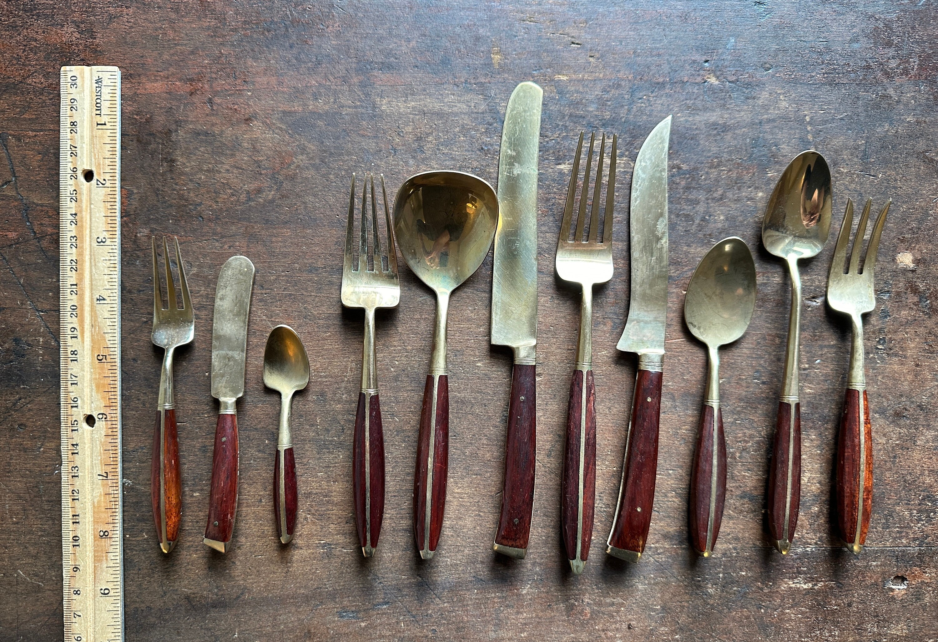 Metallic silverware deals