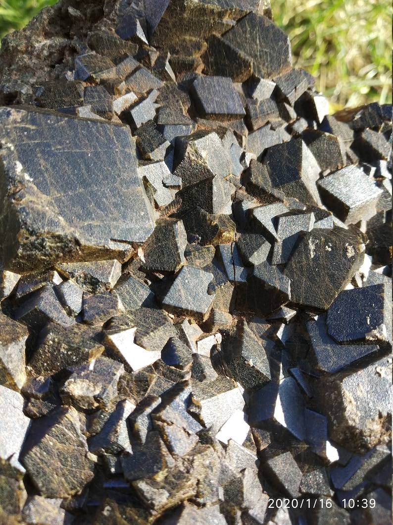 Garnet Melanite