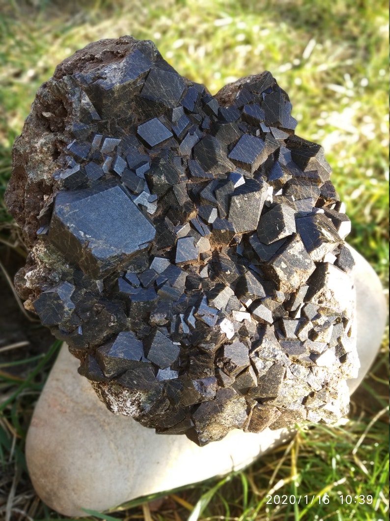 Garnet Melanite