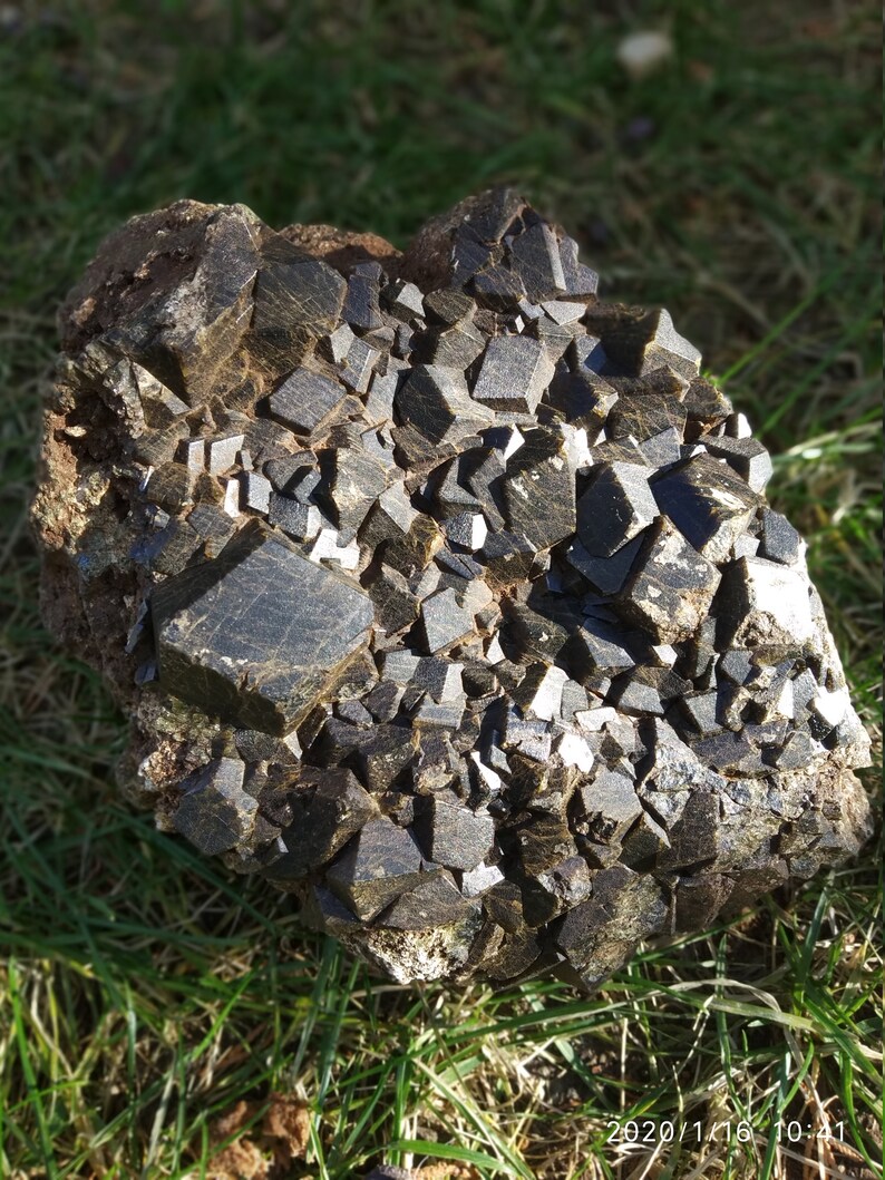 Garnet Melanite