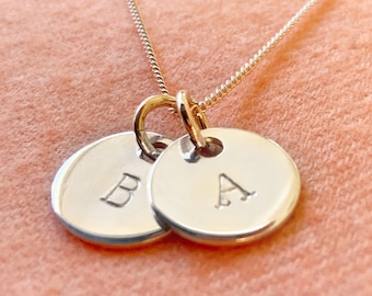 Sterling Silver Initials Necklace // Initials Name Date Disc Pendant Necklace // Girlfriend Gift / Personalised Engraved Name Circle Pendant
