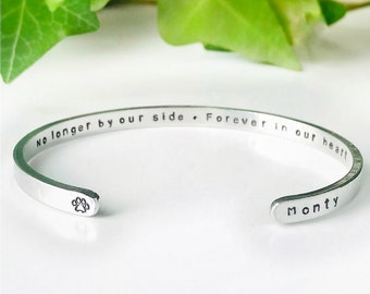 Pet Memorial Paw Name Bracelet // Dog Cat Grief Condolences Jewellery // Personalised Pet Loss Gift For Her Gift For Him Couples Pet Loss