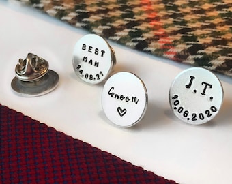 Hand gestempelde revers pin stropdas pin//bruiloft partij//aanpasbaar//groomsmen cadeau//bruidegom//beste man//usher//pin badge//cadeau voor hem