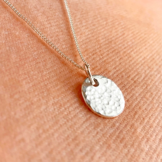 Silver Engravable Disc Hammered Link Necklace | Jewellerybox.co.uk