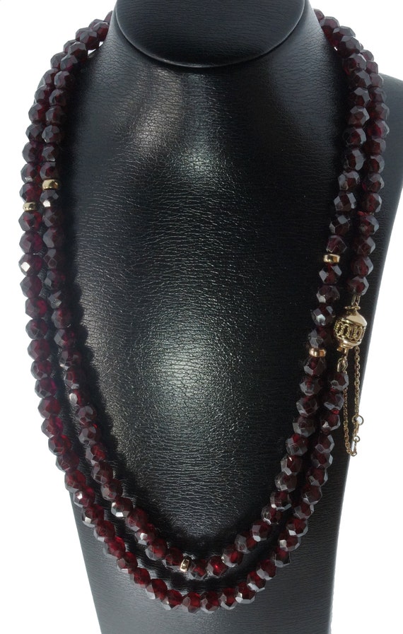 Garnets antique necklace, long model with beautifu