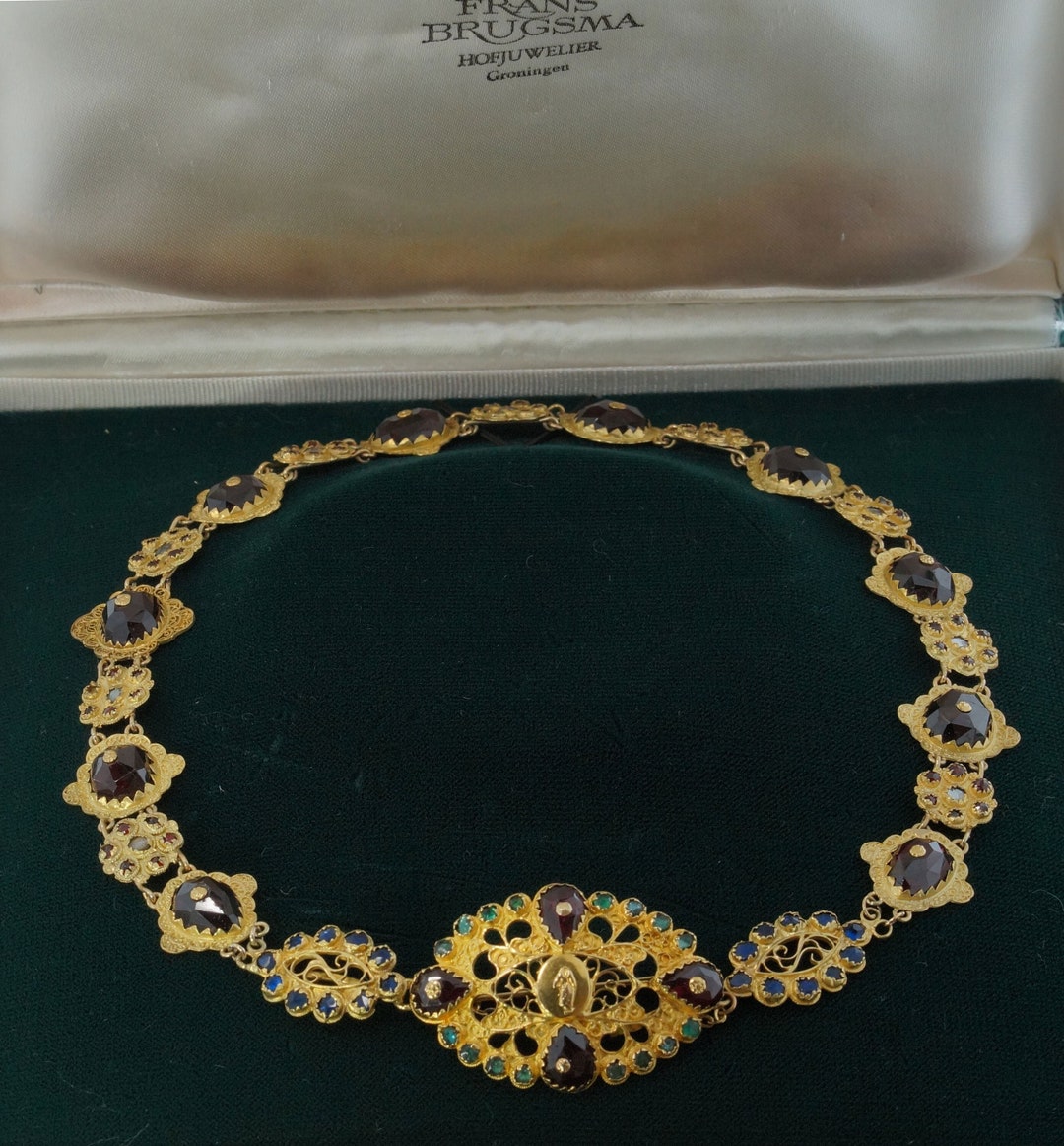 Antique 19th Century Gold Boats Chain Necklace With Gold Lock