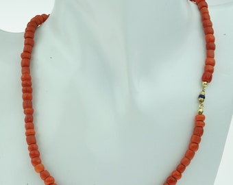 Necklace Red Coral - Antique necklace with 18 karat golden clasp • Handmade Necklace • Bloodstone beads • Gift