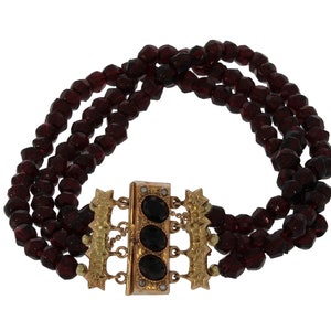Antique garnet 3-strand bracelet with 14 carat gold beautiful lock, handmade jewellery
