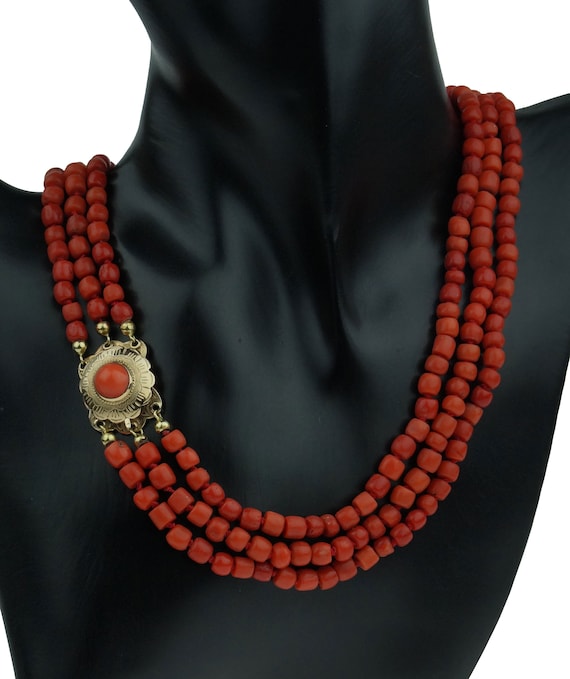 Red coral 3-strand antique necklace beautiful 14 c