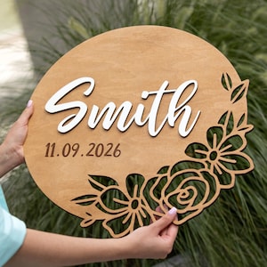 Custom Wedding Sign, Last Name Sign with Wedding Date, Floral Sign for Wedding, Circle Wooden Sign Home Decor, Perfect Anniversary Gift