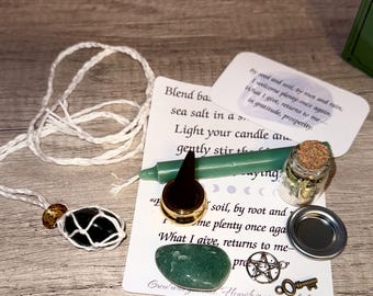 Small Witchy Intention Box Set – Color Candle Ritual Kit with Crystal, Incense and Holder | Spell Scroll | Witchy Gift & Spiritual Self-Care