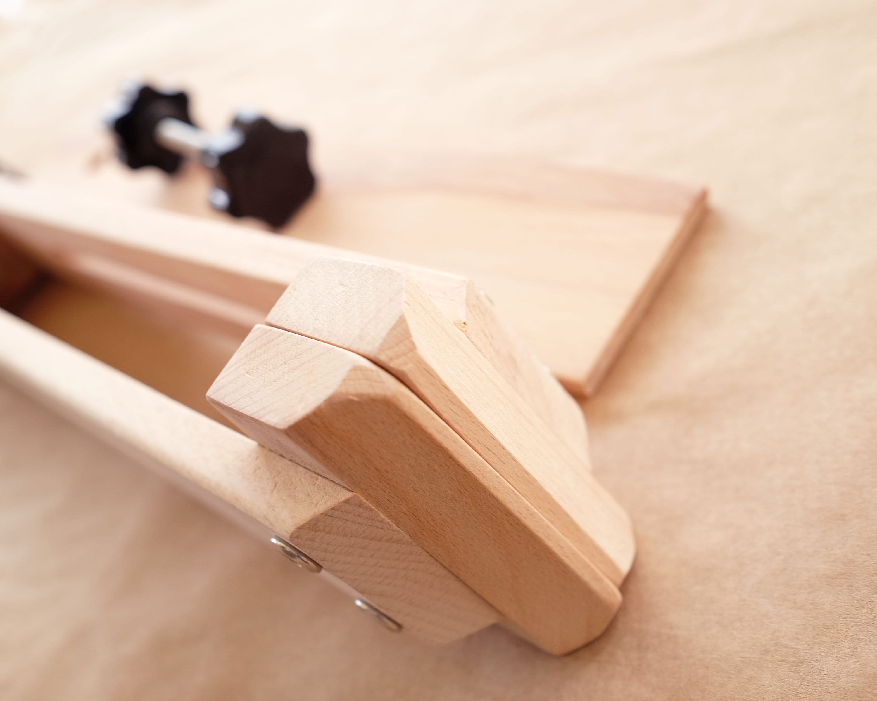 Pony Per Cucito In Legno Di Faggio Regolabile: Morsa Per Lavorazione Pelle, Rotazione Flessibile, Artigianato Fai-da-te Per Cinture E Borse - 2
