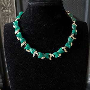 CORO Green Bow Choker Necklace 1950s Signed Vintage Gold Plated Emerald Designer Jewelry Statement Piece