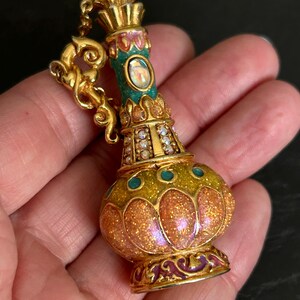 Rare Kirk's Folly Genie Bottle Brooch Mechanical Glitter Release 1990s Collectible image 9