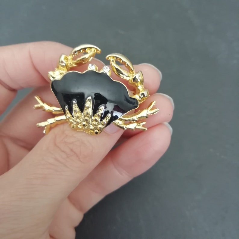 Small Crab Pin Zodiac Sign Cancer Pin RETRO cute Gold Plated and Black Enamel pin Starsign CRAB Brooch