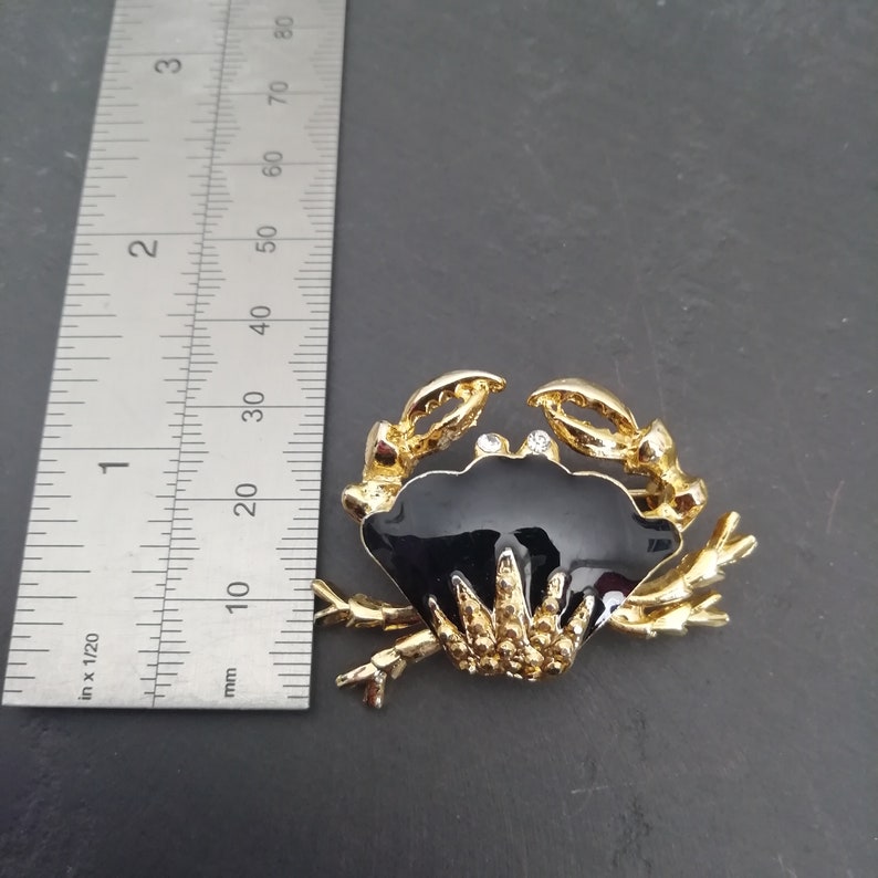 Small Crab Pin Zodiac Sign Cancer Pin RETRO cute Gold Plated and Black Enamel pin Starsign CRAB Brooch