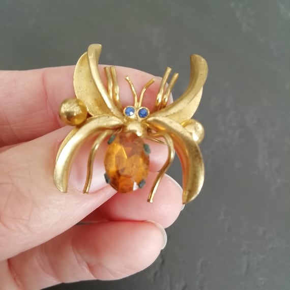 Vintage SPIDER PIN, 40s brass brooch for insect lo