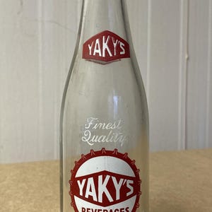 A Vintage Soda Pop Bottle - Yaky&#39;s Beverages, Aliquippa, PA - 7 Oz