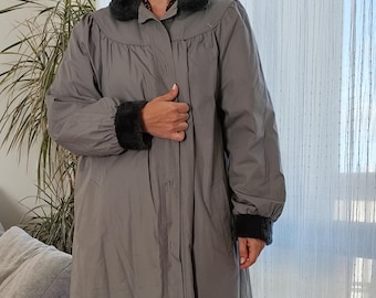 Vintage 60s Gray Trench Coat with Fur Collar & Cuffs - Size S