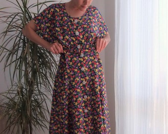 Vintage midi floral dress / 90's navy dress with flower print in red, yellow, purple and green size M