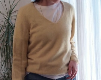Vintage 100% cashmere yellow sweater / 90's wool cashmere bright yellow v-neck pullover sweater