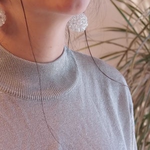 Vintage lurex knit blouse / 80&#39;s silver short sleeve t-shirt / grey high neck top