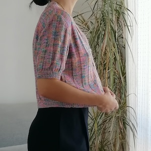 Vintage buntes bauchfreies Strick-Top / 90er bunt gerippte Kurzarm-Strickbluse