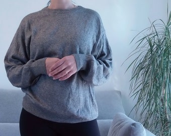 Vintage silk and cashmere grey sweater / 80's knit crew neck sweater