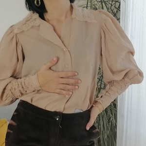 Vintage beige princess sleeve and lace blouse / 90&#39;s cream Victorian inspired shirt top