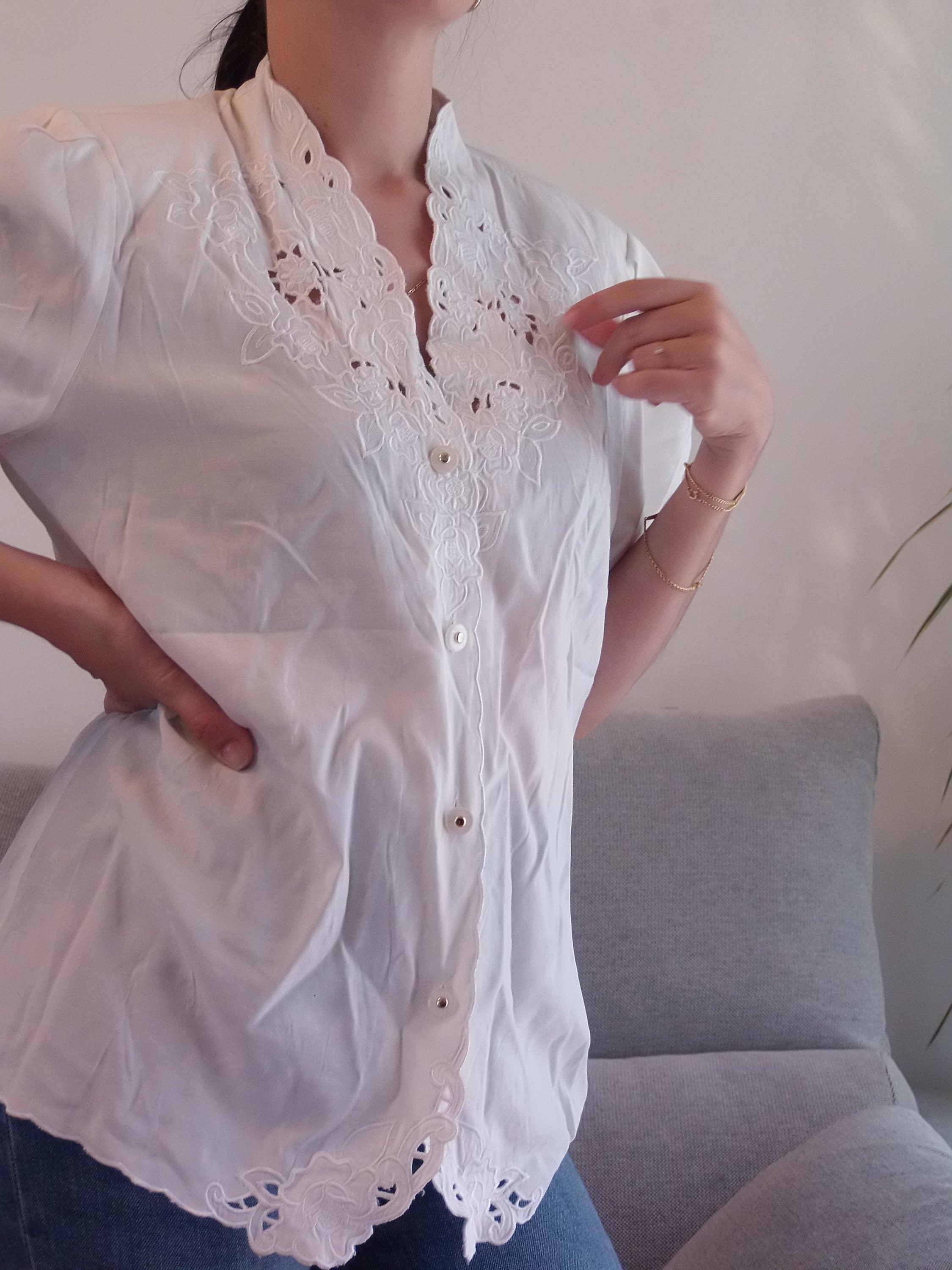 Vintage Eyelet White Top Shirt / 80's Puffed Sleeve Vintage Eyelet White Top Shirt / 80's Puffed Sleeve