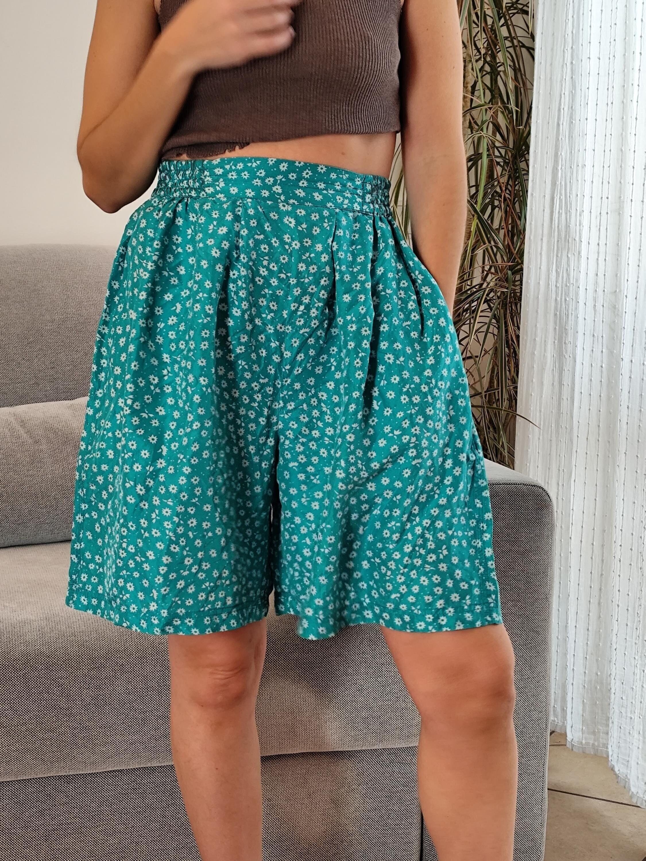 Vintage 100% silk green bermuda shorts / 90's SILK EXCHANGE flower print high rise shorts