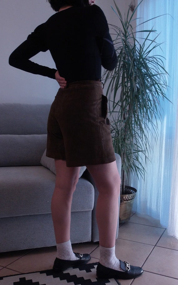 Vintage 100% leather brown shorts / 80's real sue… - image 4